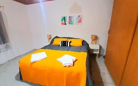 Casa Ideal en Mendoza Centro, Autocheckin, Patio con Parrilla y Parking privado Gratis a 100 mts